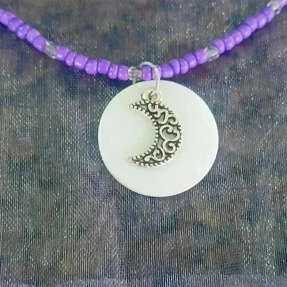 Beaded moon necklace - Picture 4 of 4